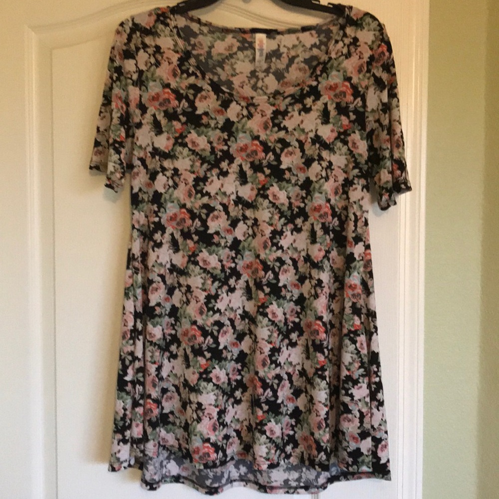 Lularoe Floral Perfect T Small
